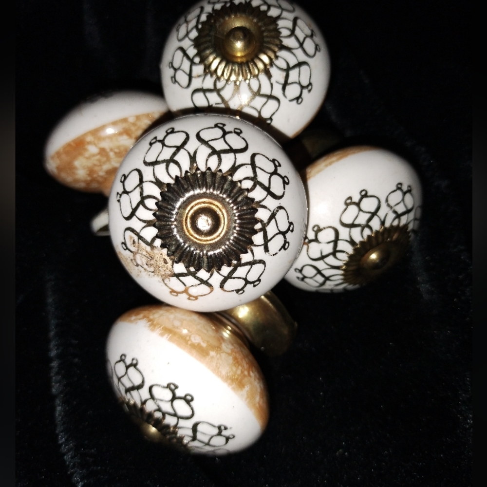 Taja gold white ceramic knobs - Picture 11 of 12